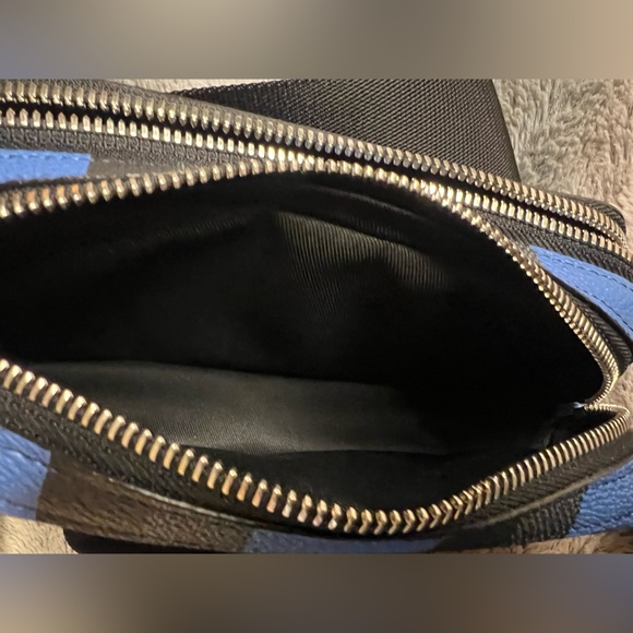 ‼️SOLD‼️Limited Edition Alpha Graphite UNISEX Bumbag💙🖤💙 - Picture 4 of 16